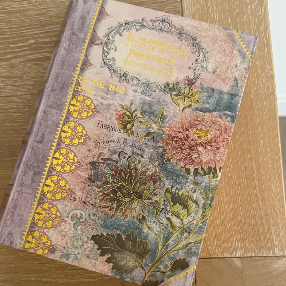 Floral Vintage-Style Box